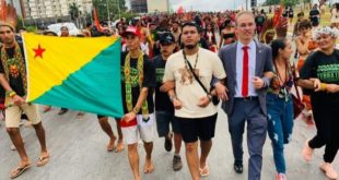 Leo de Brito participa de ato em defesa dos povos indígenas em Brasília