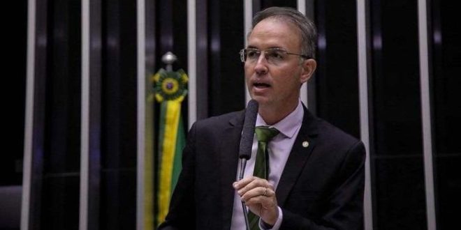 Leo de Brito contesta PGR e afirma que há indícios para investigar Bolsonaro no escândalo da propina dos pastores