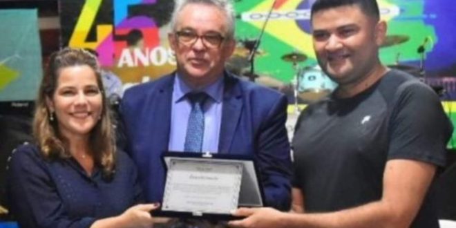 Associação Comercial e Empresarial de Plácido de Castro homenageia Mara Rocha por projeto de lei que inclui o município na Área de Livre Comércio