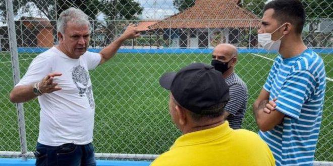 Petecão inspeciona obra de revitalização da praça do bairro Vila Betel, que será entregue na próxima segunda, em Rio Branco