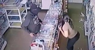 Vídeo: câmera de segurança capta momento exato que vendedora de loja perde sua vida de forma triste: “Ele não teve compaixão”