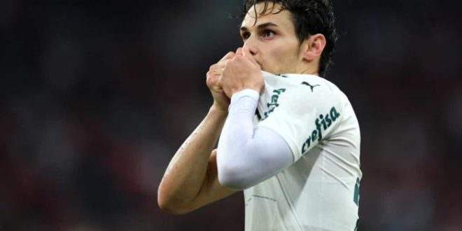 Fora da seleção, Veiga agradece apoio da torcida: 'Estou no caminho certo'