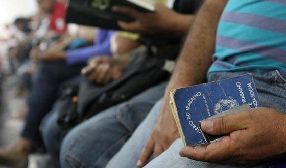 Deputados aprovam emprego sem carteira assinada, vínculo empregatício e sem direitos trabalhistas
