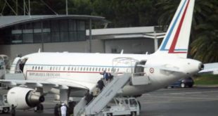 Avião com 122 pessoas pega fogo durante a decolagem na China