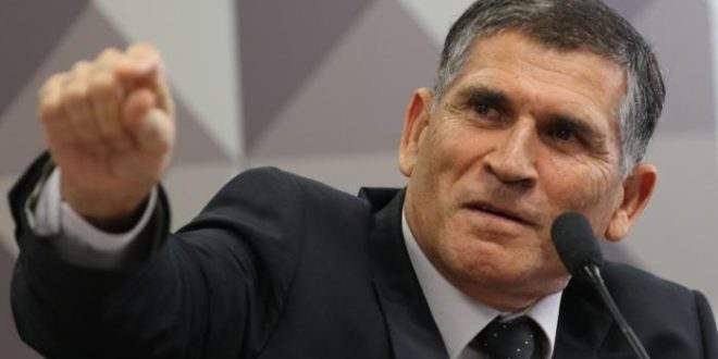 Ex-ministro Santos Cruz sofre princípio de enfarte e é internado em Brasília