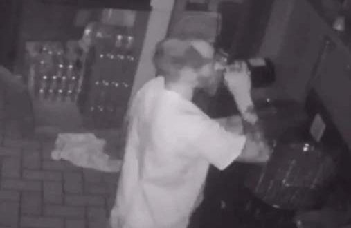 Saiba quem é o “peladão” que invadiu e furtou restaurante