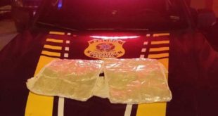 Mulher é presa pela PRF transportando mais de 3kg de cocaína na cintura em Rio Branco