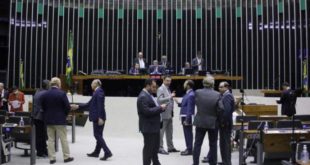 Câmara pode votar nesta quarta-feira projeto que limita alíquota de tributo sobre energia e combustível