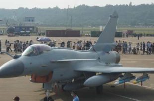 China faz nova manobra militar como 'alerta solene' aos EUA sobre Taiwan