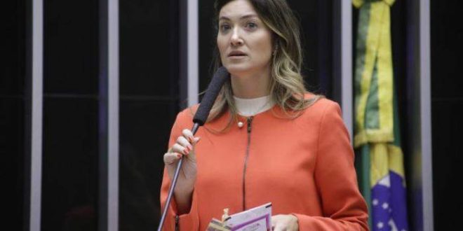 Câmara aprova MP que instituiu o valor do salário mínimo em R$ 1.212