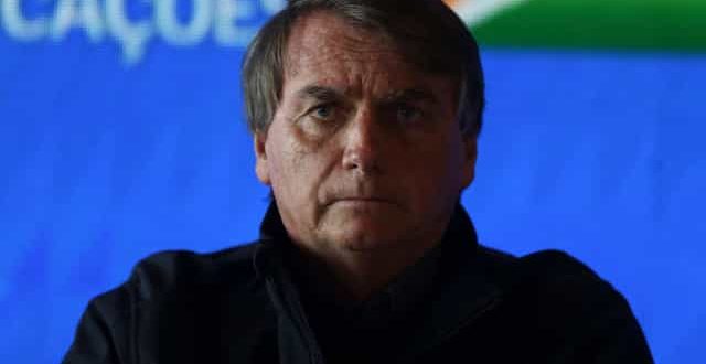 Bolsonaro atropelou parecer jurídico do Planalto para perdoar Daniel Silveira