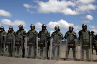 Grupos paramilitares ameaçam eleição na Colômbia prevista para este domingo (29)