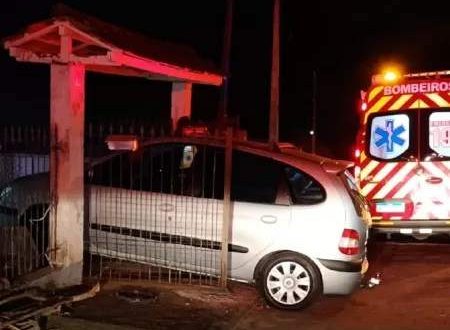 Idosa confunde pedais de carro e acaba matando a filha atropelada