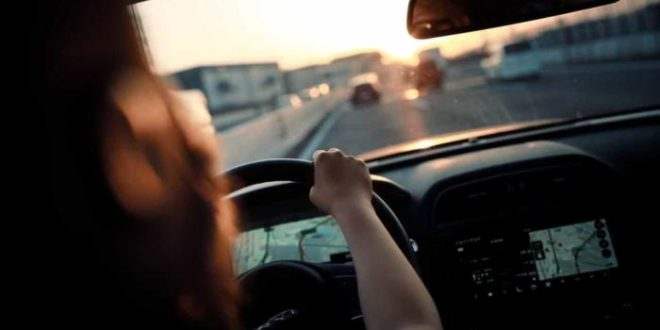 Celular é responsável por um acidente a cada três dias em rodovias