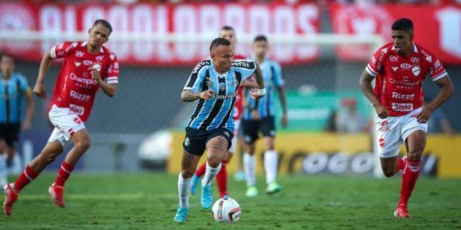 Grêmio empata com Vila Nova, fica em 5º na Série B e torcida pede Renato Gaúcho