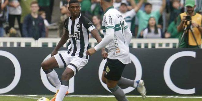 Coritiba derrota o Botafogo e se mantém campanha perfeita em casa no Brasileiro
