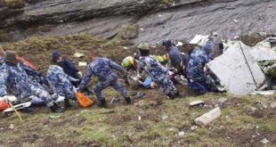 Recuperados 21 corpos das 22 pessoas a bordo de avião que caiu no Nepal