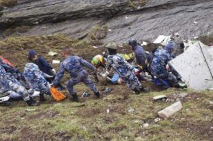 Recuperados 21 corpos das 22 pessoas a bordo de avião que caiu no Nepal