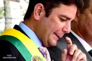 Aprovação de Gladson Cameli cai 45% em apenas 8 meses