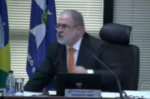 Aras parte para cima de colega em sessão do Conselho do Ministério Público