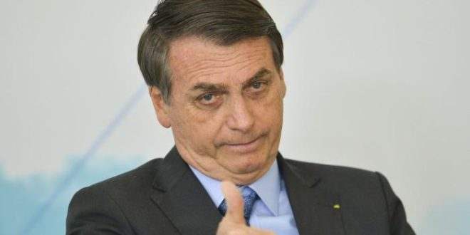Bolsonaro corta 8 bi no orçamento deste ano