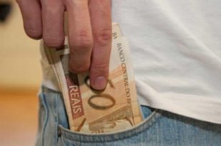 Brasileiros já pagaram mais de R$ 1 trilhão em impostos neste ano, diz ACSP