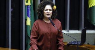 Câmara pode votar nesta quinta-feira projeto que prevê ações de conscientização sobre parto humanizado