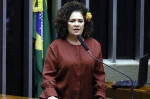Câmara pode votar nesta quinta-feira projeto que prevê ações de conscientização sobre parto humanizado