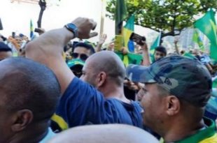 Em ato neste 1º de maio, multidão recebe Daniel Silveira com gritos de "eô, eô, Daniel senador"