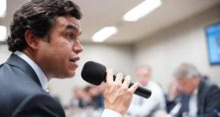Em reunião do PSDB, deputado diz haver pressão para apoio a Bolsonaro