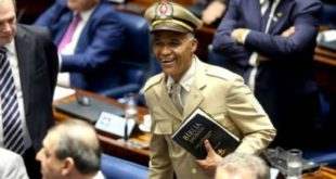 Lira pauta PL que proíbe uso da palavra "Bíblia" fora de contexto sagrado
