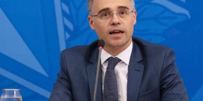 Mendonça anula condenação de Arruda e ex-governador pode voltar a ser elegível