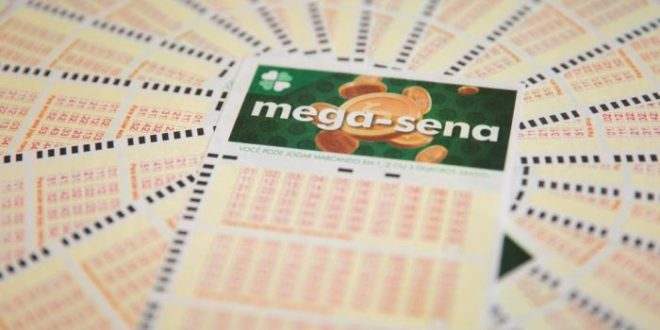 Ninguém acerta a Mega-Sena e prêmio acumula em 120 milhões