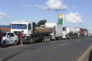 Nova alta do diesel pode deixar cidades sem ônibus, dizem empresas