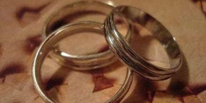 Trisais 'grávidos' enfrentam burocracia e ganham seguidores