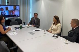 Vice-Governador Major Rocha e Deputada Federal Mara Rocha conseguem  na SPU, a doação da área do Bairro Aeroporto Velho para que a Prefeitura de Cruzeiro do Sul faça a  regularização