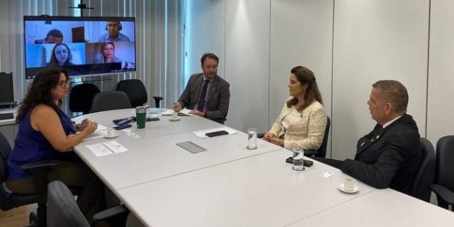 Vice-Governador Major Rocha e Deputada Federal Mara Rocha conseguem  na SPU, a doação da área do Bairro Aeroporto Velho para que a Prefeitura de Cruzeiro do Sul faça a  regularização