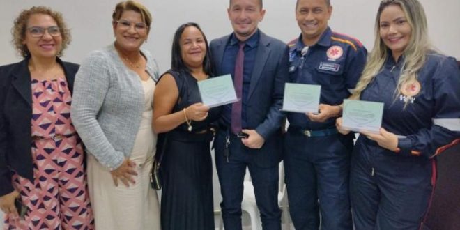 Adailton Cruz parabeniza os profissionais da saúde na CMRB durante Sessão Solene em alusão à Semana Nacional da Enfermagem