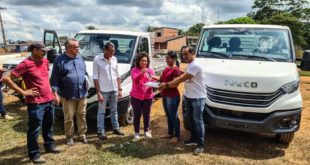 Perpétua entrega caminhões para reforçar a produção em Plácido de Castro