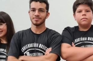 Gonzaga propõe homenagens ao cantor Arthur Marçal e ao Conservatório Musical, de Cruzeiro do Sul