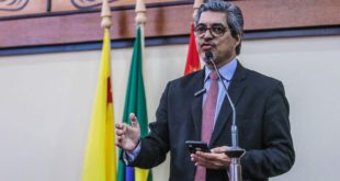 Edvaldo Magalhães sai em defesa da Educação e cita situação das escolas de Feijó