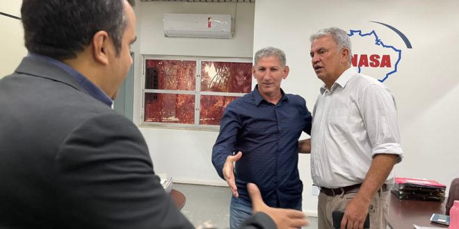 Petecão visita a Funasa acompanhado de João Tota