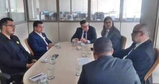 anuncia que regiões isoladas do Acre terão acesso a internet