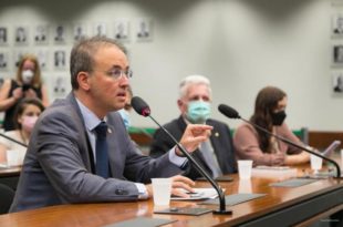 Leo de Brito aprova convocação de ministros para explicar desmatamento e aquisição de viagras na Câmara
