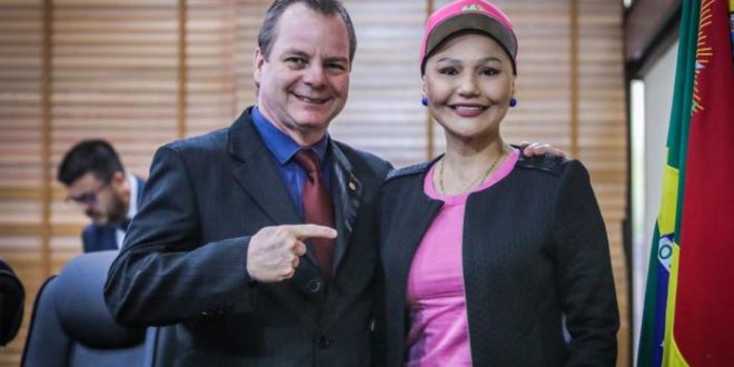 Pedro Longo homenageia Jéssica Sales na Aleac e diz que deputada é inspiração para as mulheresLeia Mais - Acreinfoco Últimas Notícias do Acre:
