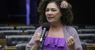 Câmara aprova urgência para projeto de Perpétua que cria o Dia de Luta pelo Parto Humanizado