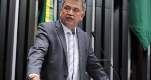 Petecão cobra governo por falta de licitação em recursos para manutenção de ramais