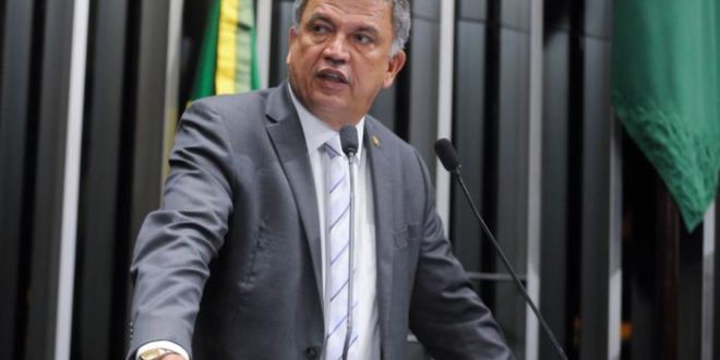 Petecão cobra governo por falta de licitação em recursos para manutenção de ramais