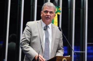 Petecão comemora aprovação do piso salarial dos agentes de saúde no Senado Federal