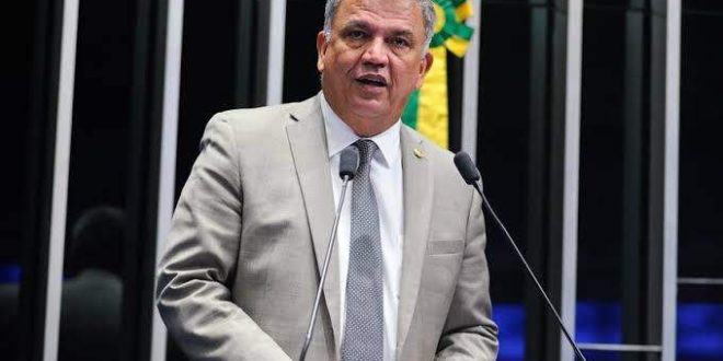 Petecão comemora aprovação do piso salarial dos agentes de saúde no Senado Federal